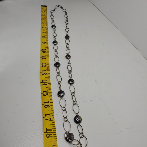 Effervesent Freshwater Gray Pearl Loop Necklace - Picture 6 of 9